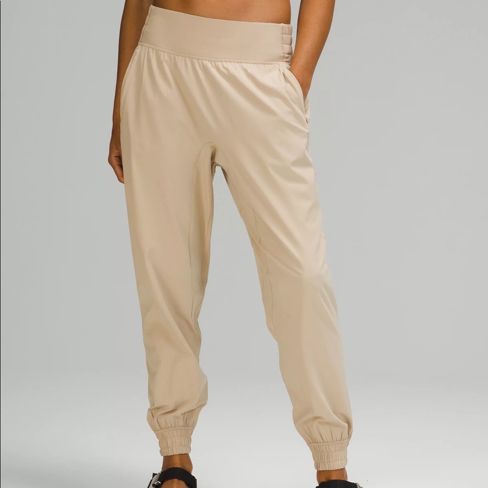 Lululemon Sun Setter Jogger NWT
